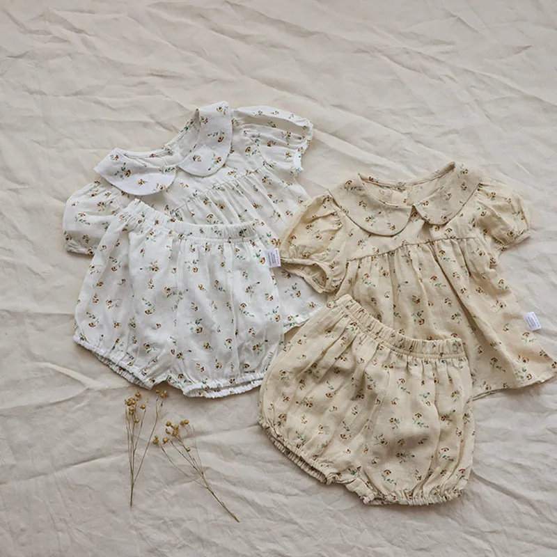 

2Pcs Baby Sweet Floral Clothes Baby Girl Cotton Doll Collar Short Sleeve Top + Bloomer 2022 Summer Infant Clothing Set