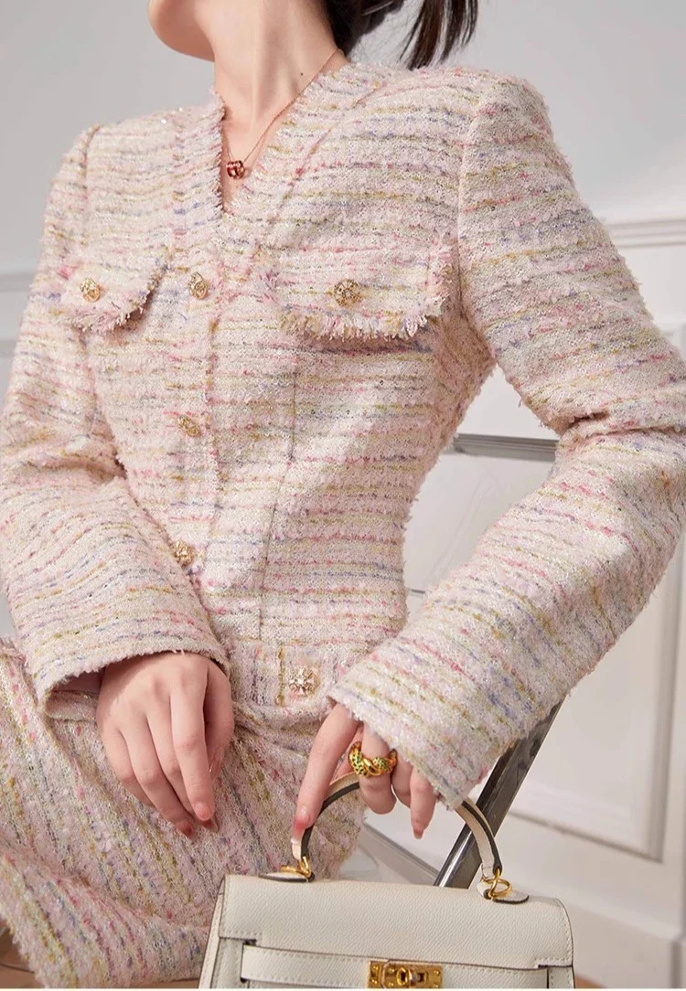 Женское твидовое платье с длинным рукавом розовое элегантное мини V-образным