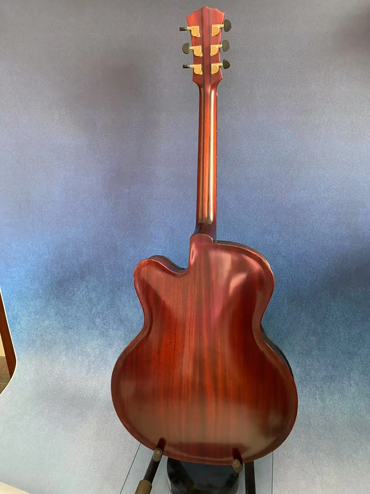 Фото Электрогитара Musoo Archtop из цельного красного дерева ручной работы №2