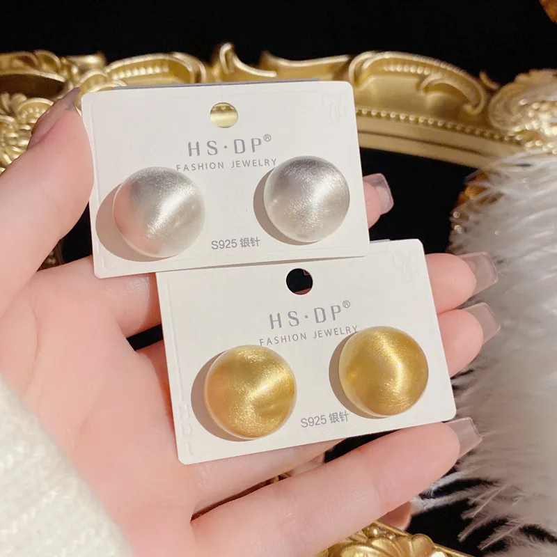 Корейская версия 925 Серебряные модные и простые металлические круглые серьги с