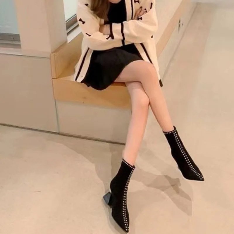 Женские ботильоны с острым носком демисезонные ботинки в стиле панк на высоком