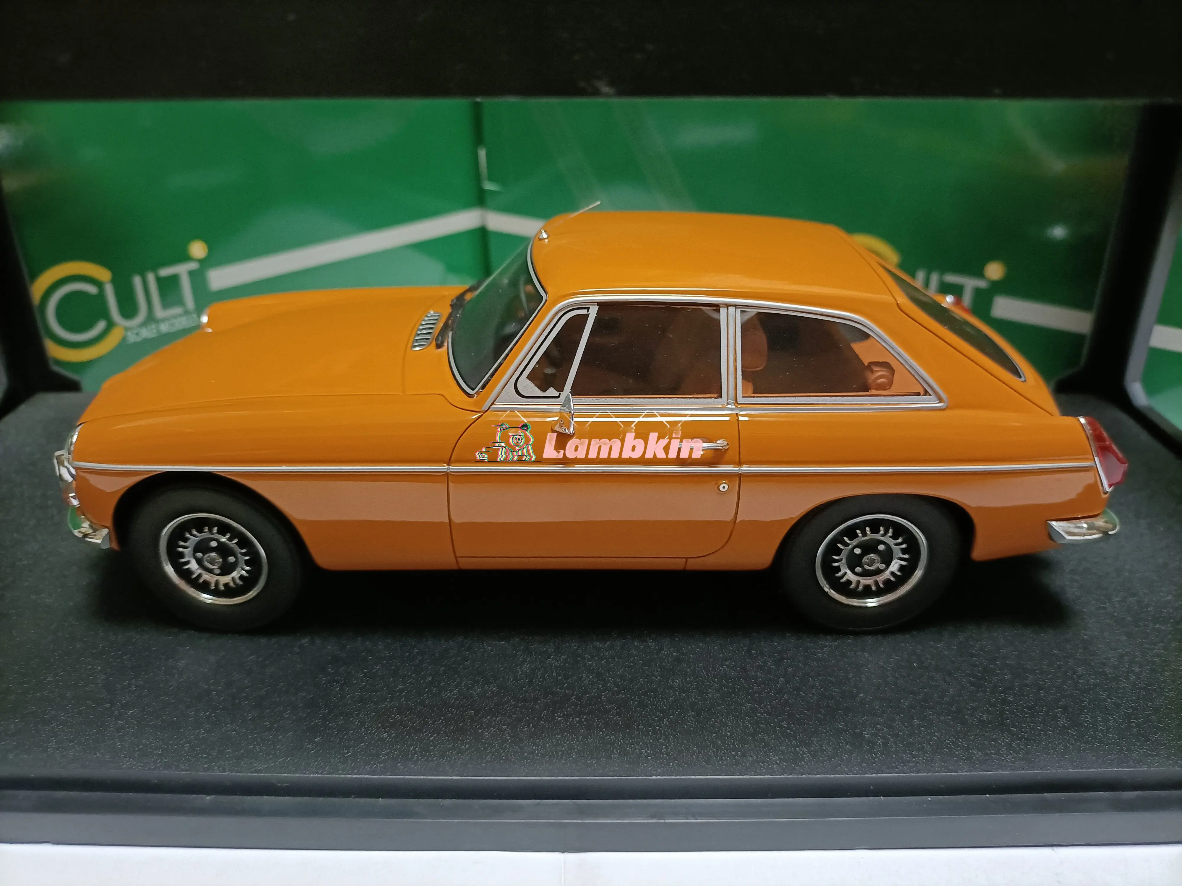 Культовая модель Rover mg Coupe 1:18 MG B GT V8 Harvest Gold 1974 оранжевый коллекционный подарок