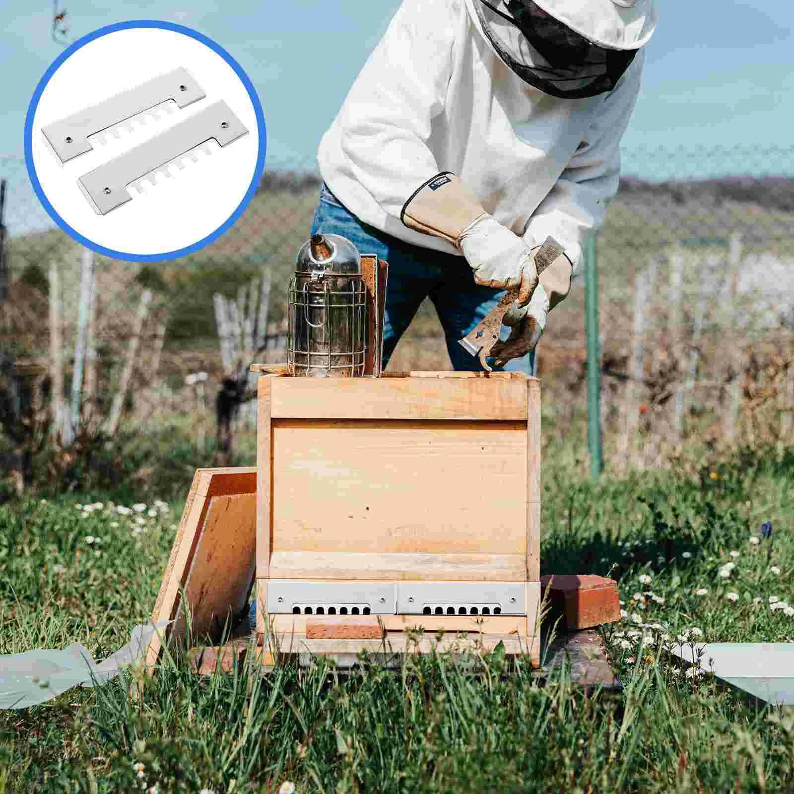 

Beehive Entrance Door Escape Anti Guards Gate Reducer Guard Sliding Hive Beekeepers Tool Beekeeping Summer Travel Box Spacer
