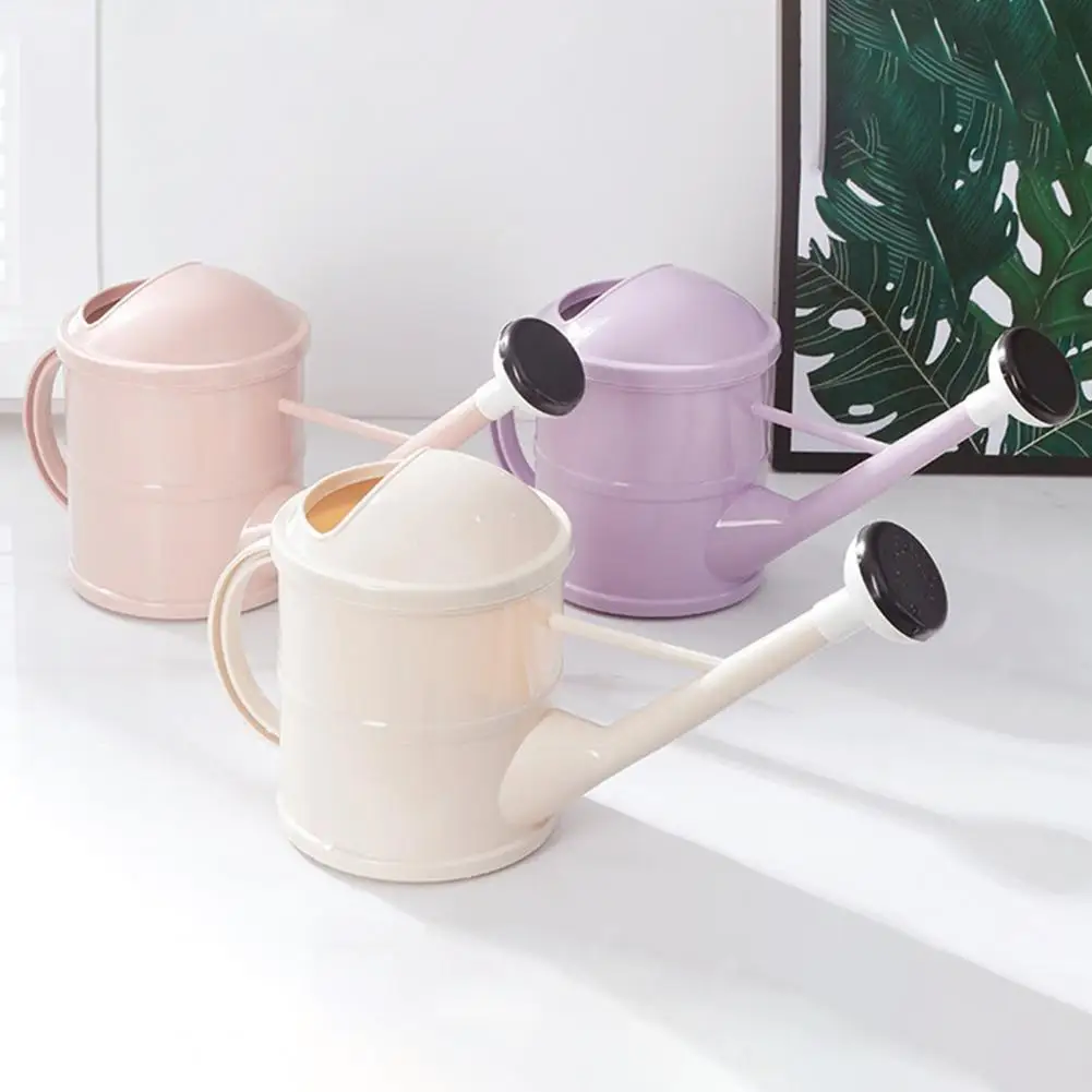 

1,5 л Удобная банка для воды, прочная пластиковая бутылка для полива, большая емкость для воды для двора, спрей для воды