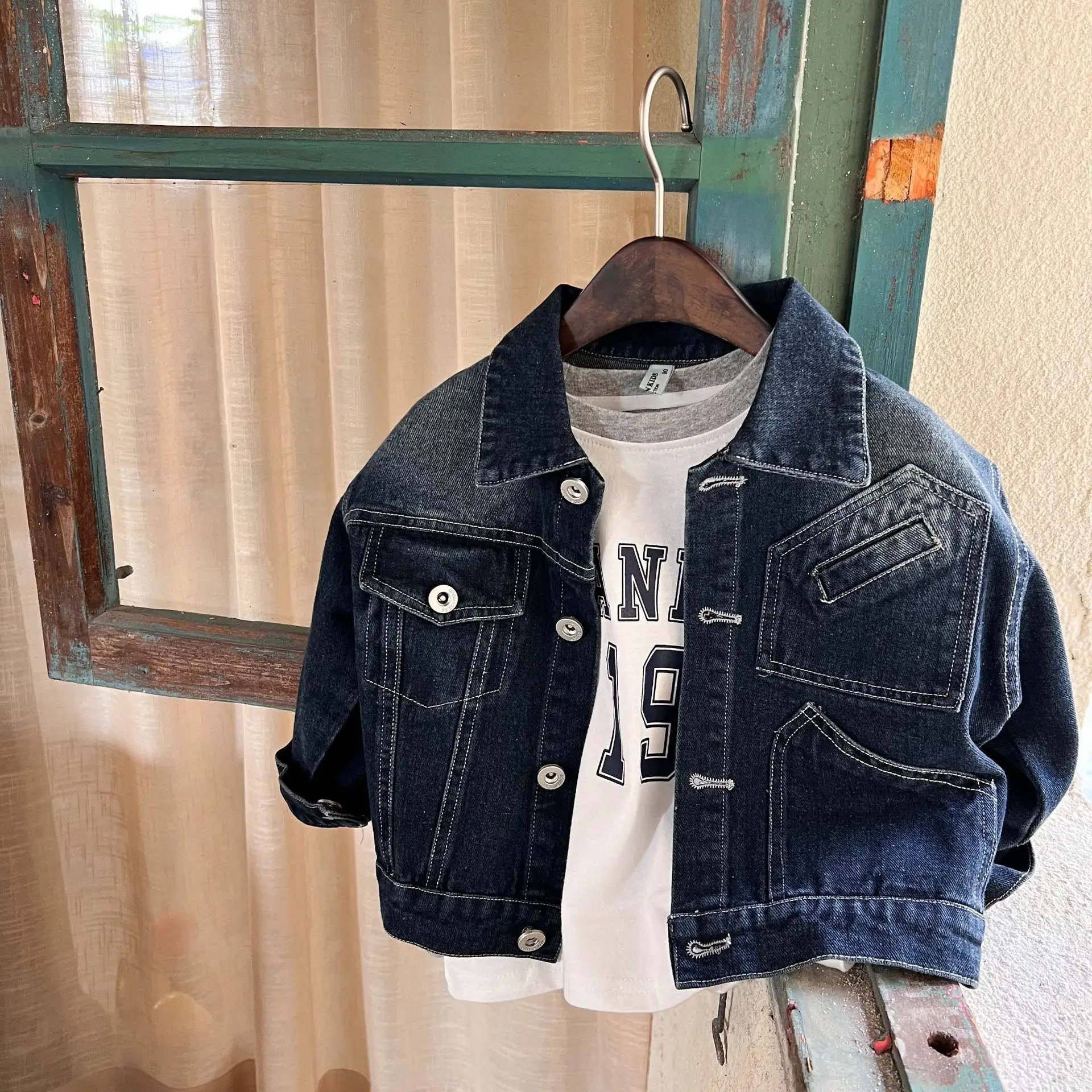 

Children's outerwear 2022 products for boys and girls gradually changing denim outerwear baby short top trend Internet celebrity