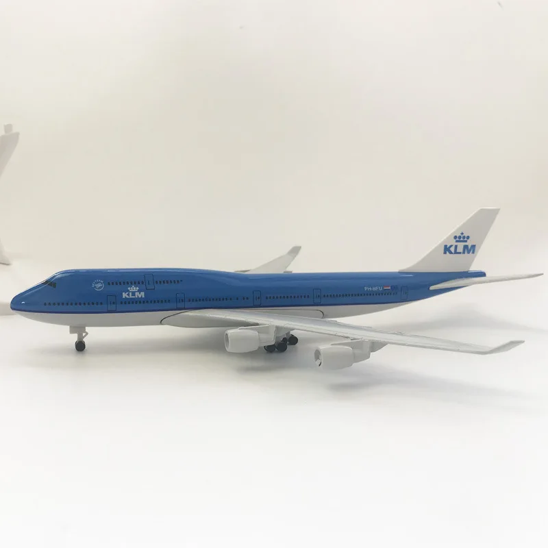 Фото 20 см B747 Нидерланды KLM модель самолета 747 Airlines металлическая копия самолета материал сплава 1:400 авиационная форма подарочная серия №4