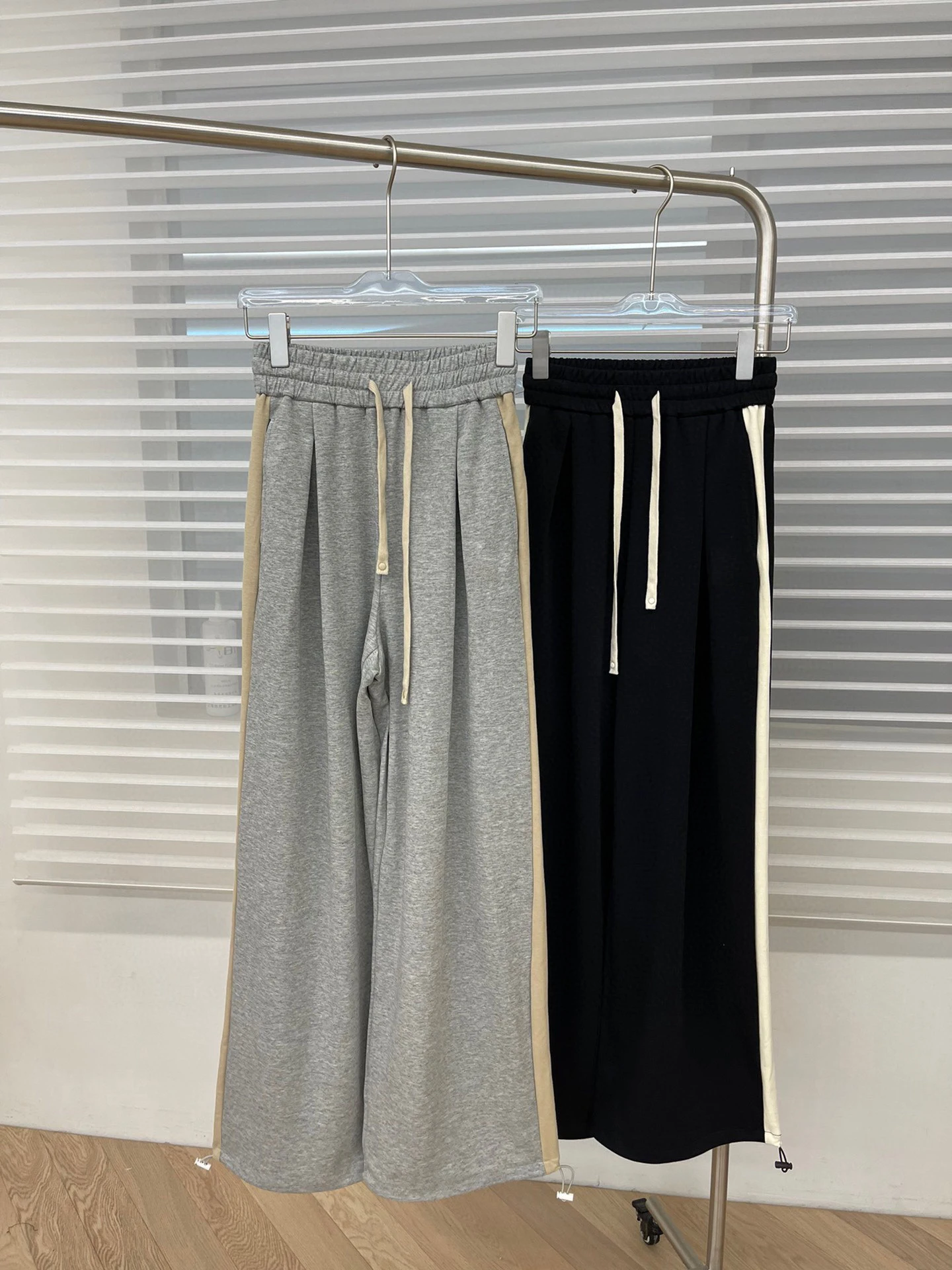 23 Spring and summer new side strip bump color straight leg pants thin cotton fabric leisure commuting good to wear to burst
