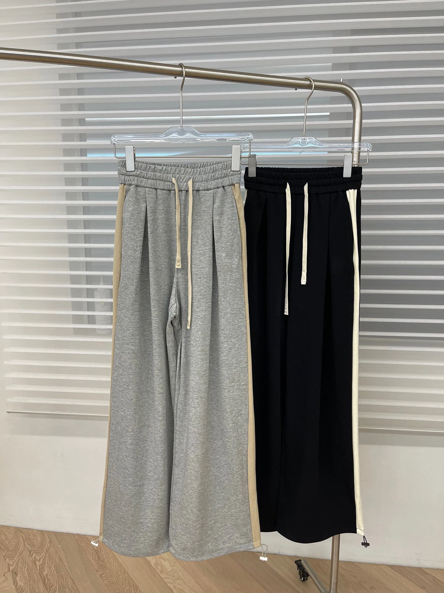 

23 Spring and summer new side strip bump color straight leg pants thin cotton fabric leisure commuting good to wear to burst