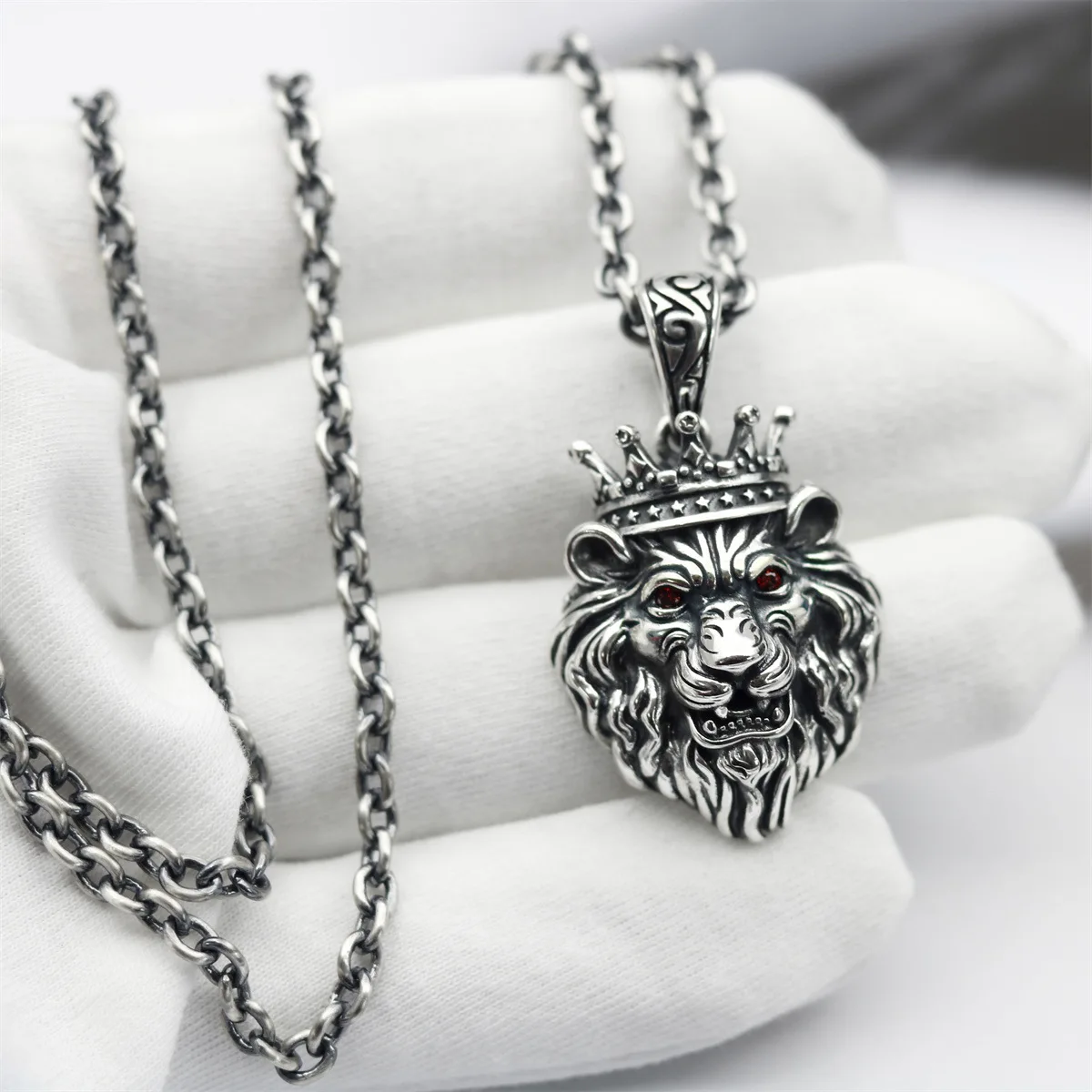 

Old forest king lion head pendant men's domineering tough man Necklace