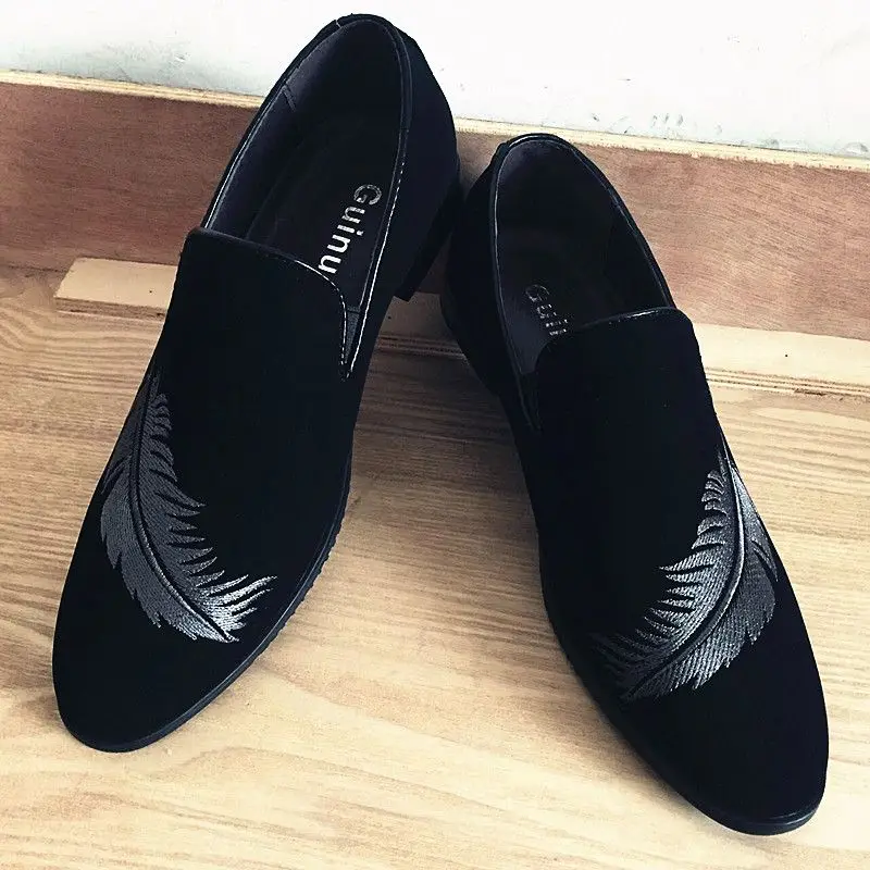 

Мужские кожаные туфли с острым носком, черного цвета