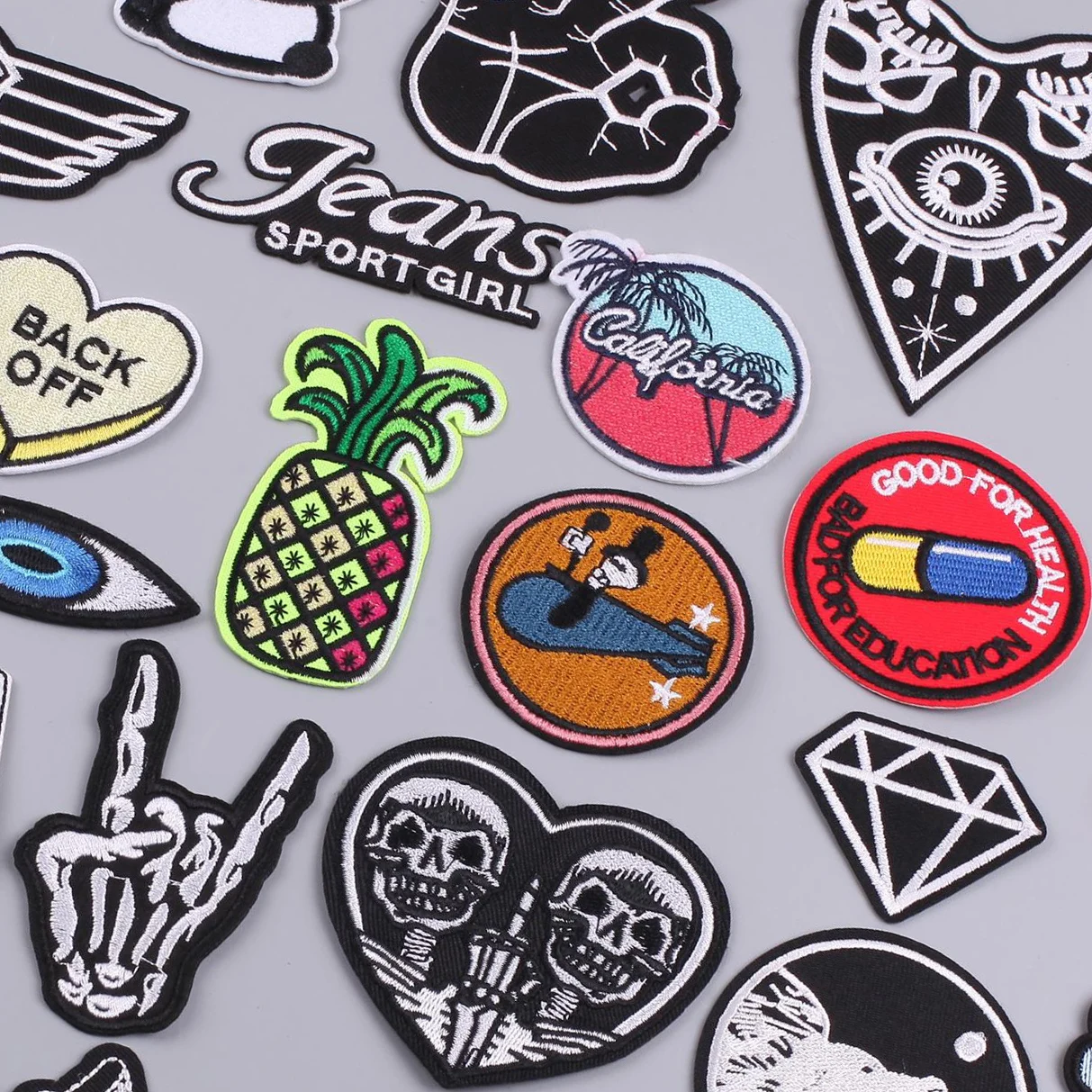 

Hippie Punk Rock Embroidered Patches for Clothing Thermoadhesive Patches Iron on Patches Sewing Badges Diy Anime Dress Appliques