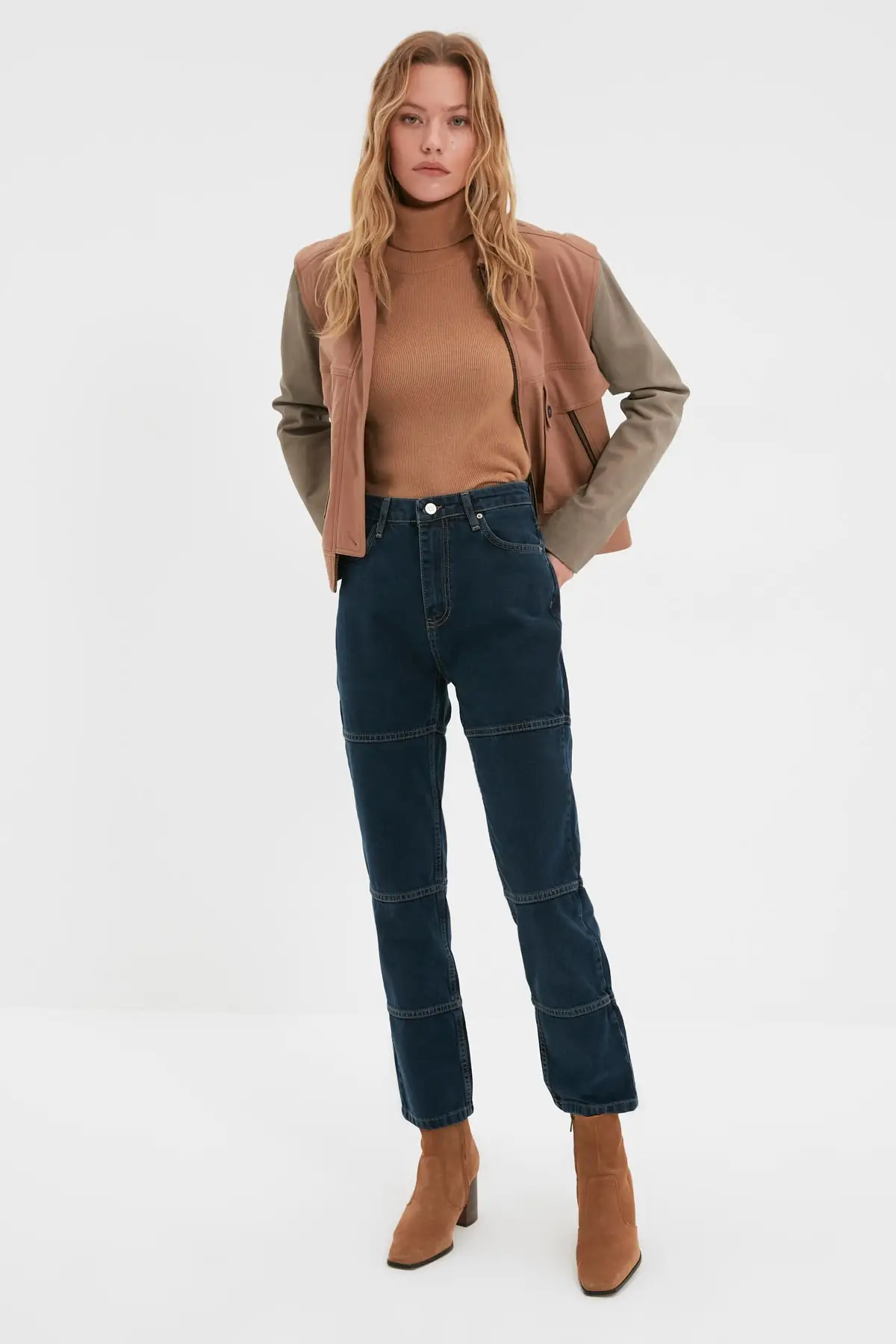 

Trendyol Stitch Detail High Waist Bootcut Jeans TWOAW22JE1142