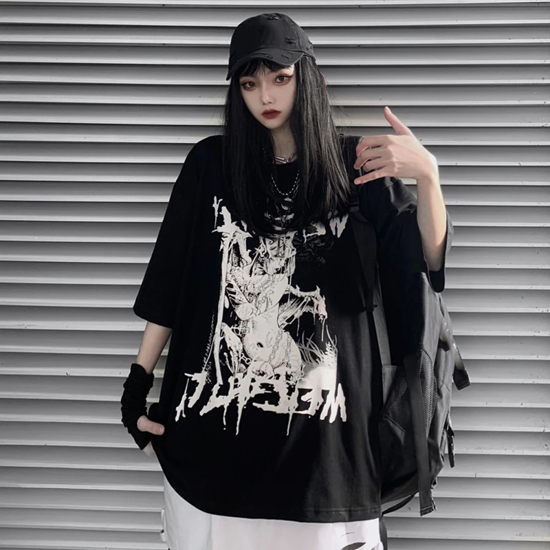 Рисунок 4 - Женская футболка с коротким рукавом