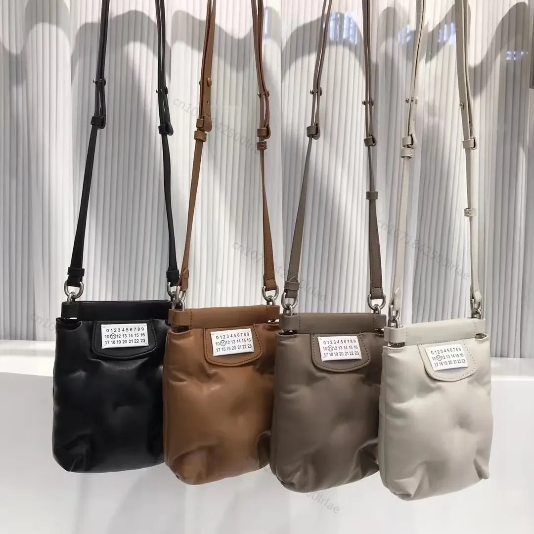

MM6 Margiela Mobile Phone Bag Women 22SS MM6 Brand MM6 Adjustable Shoulder Straps Designer Classic Fashion Clouds Package Soft