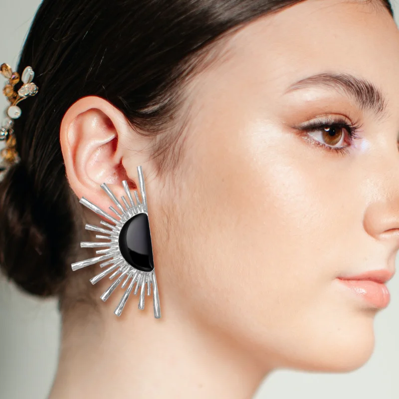 

Punk Half Sun Earrings Exaggerated Fan Shaped Stainless Steel Earring Female Luxury Silver Color Stud Earrings Fashion Jewelry