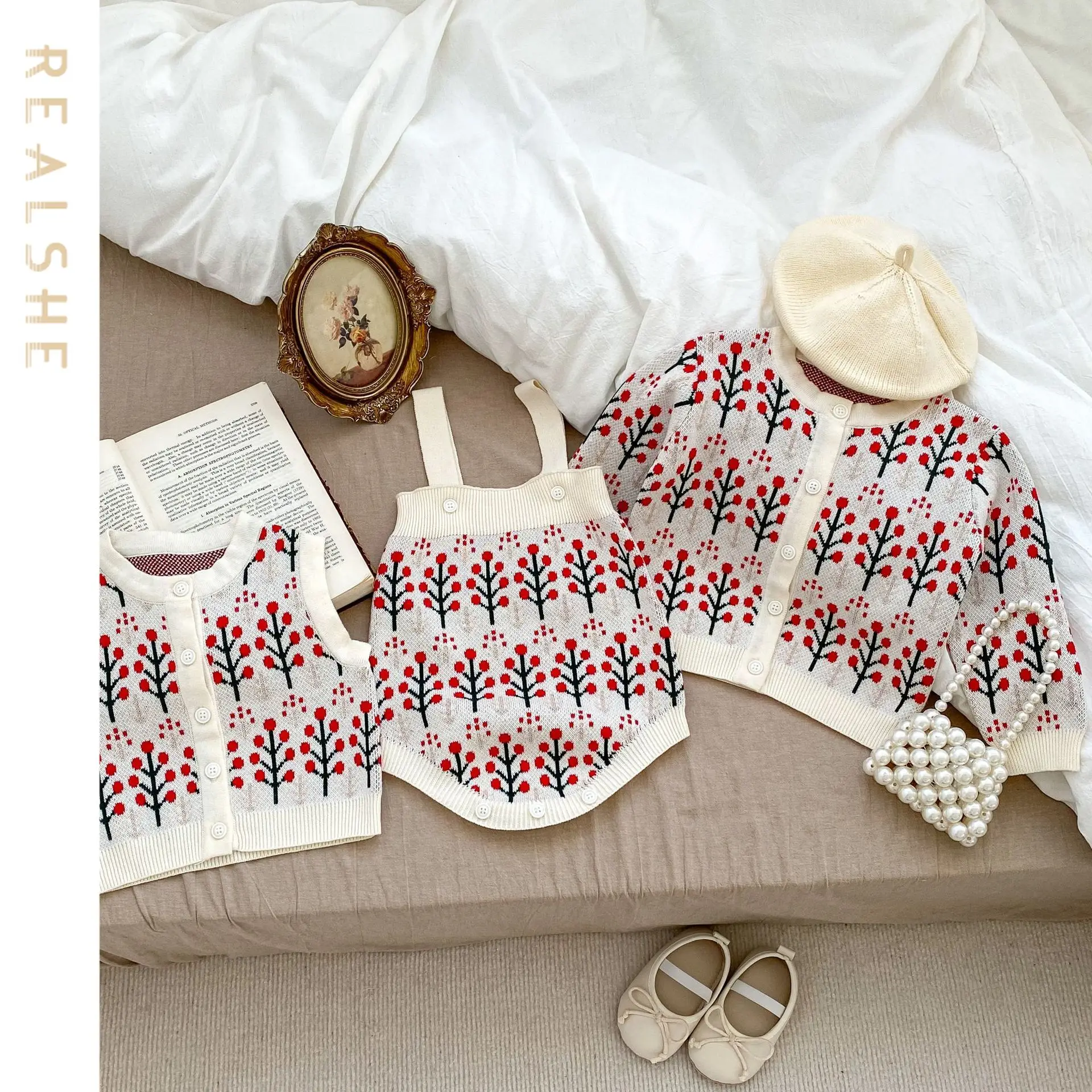 

2023 Autumn Winter Newborn Baby Girls Clothes Set Long Sleeve Coat Vest Romper Knit Set Toddle Baby Lovely outfit Clothing