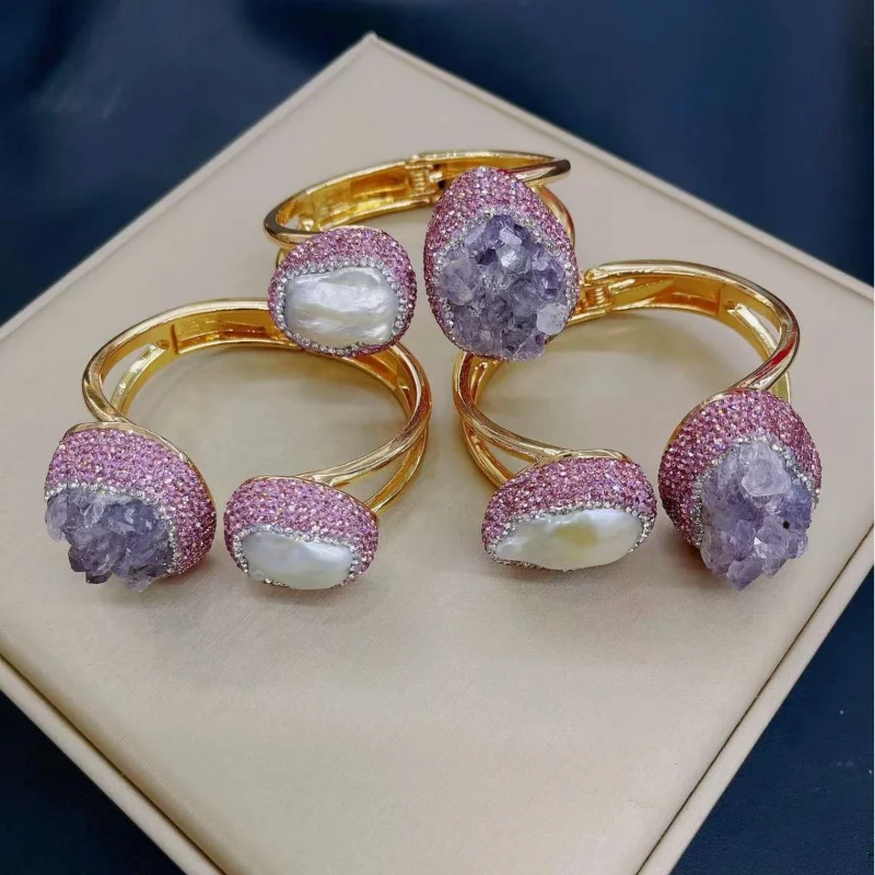 

European and American French Niche Personality Natural Stone Crystal Tooth Bracelet Retro Freshwater Pearl Inlaid with Diamonds