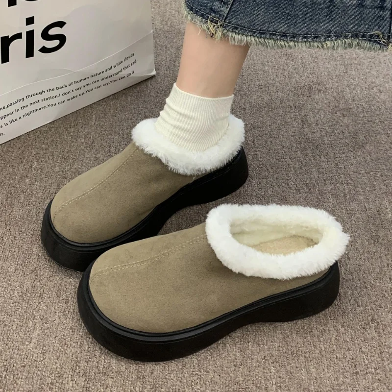Замшевые женские тапочки зимняя теплая обувь на меху модные новые повседневные