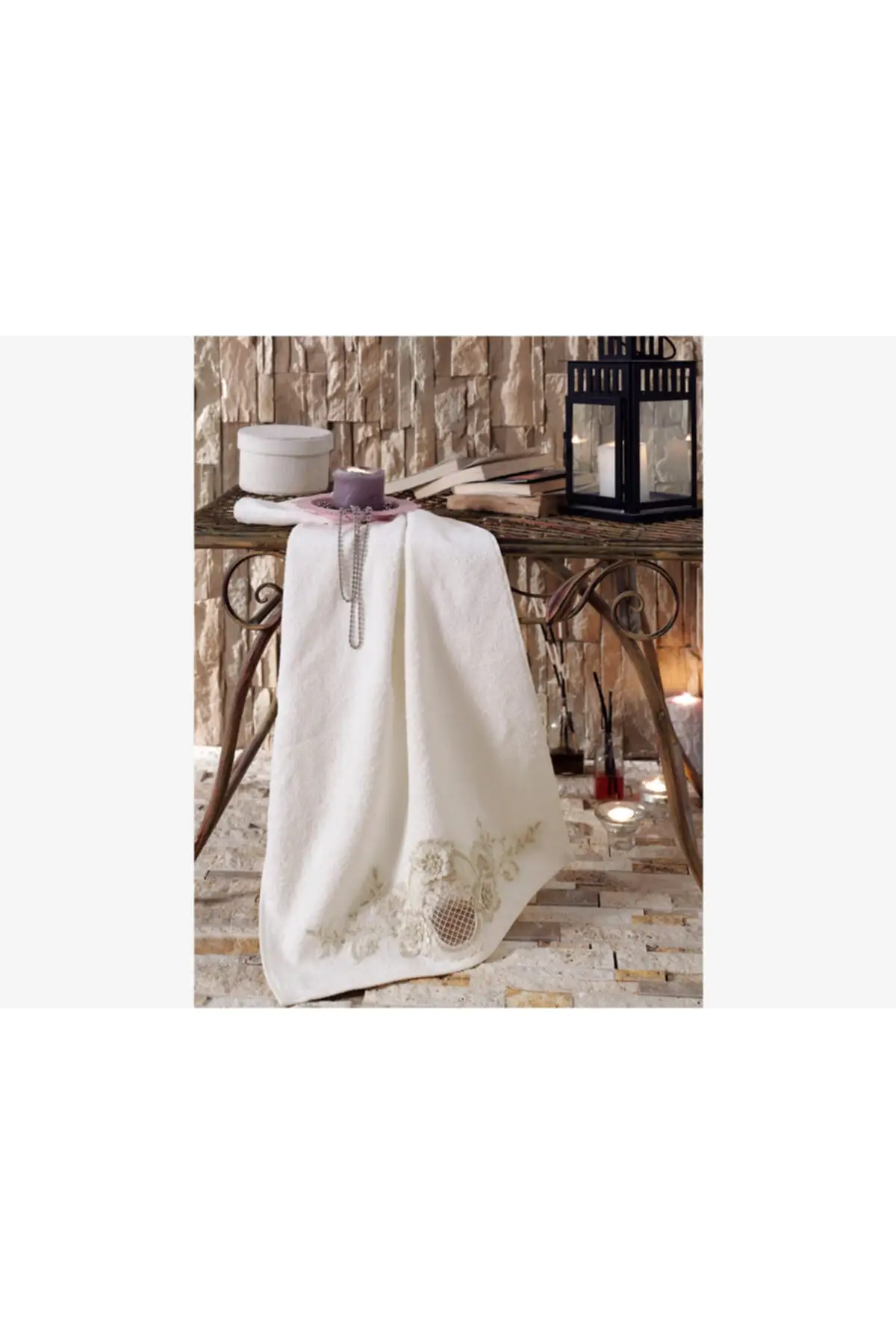 Крем полотенце из бамбука с французской шнуровкой| |