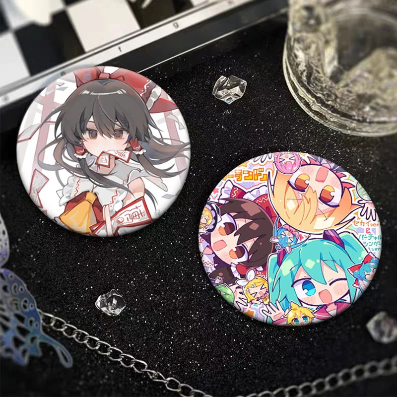 Фото Брошь с HD принтом, значок проекта Touhou, мультяшная фигурка, круглые броши для дисплея, Yuuka Kazami Hakurei Reimu, булавки для лацканов, подарки №2