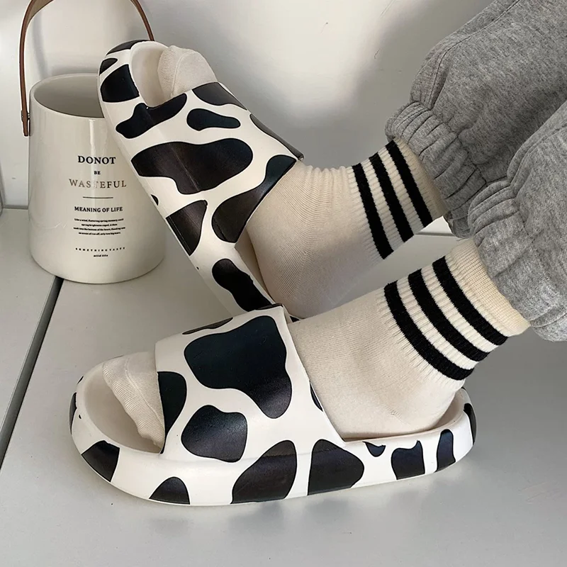 Women Lovely Cow Slippers Summer Home Non-Slip Indoor Soft Thick Sole Platform Eva Shoes Outdoor Beach Shoes Bathroom Slides