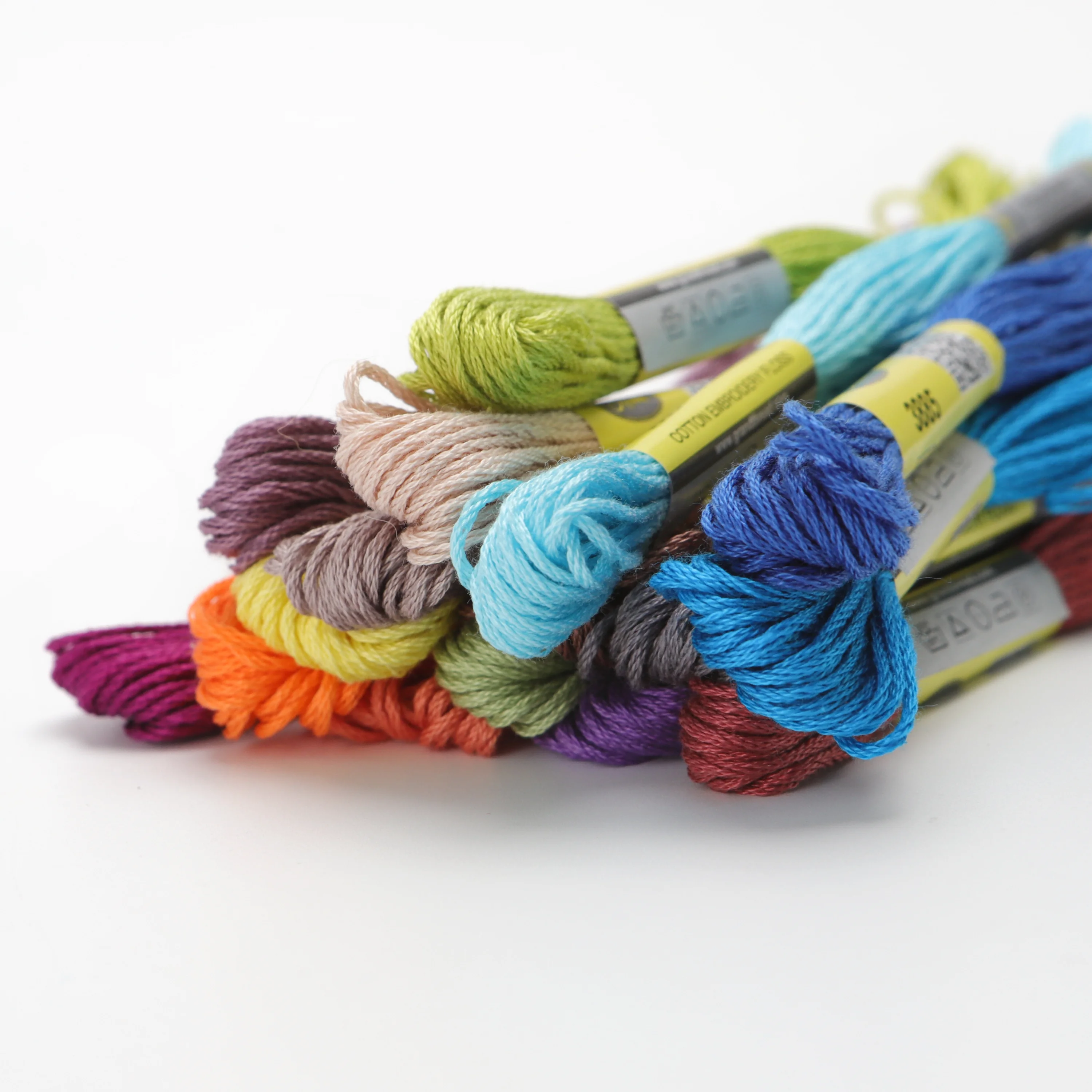 Набор мерсеризованных хлопковых ниток AmoHilos 16 цветов