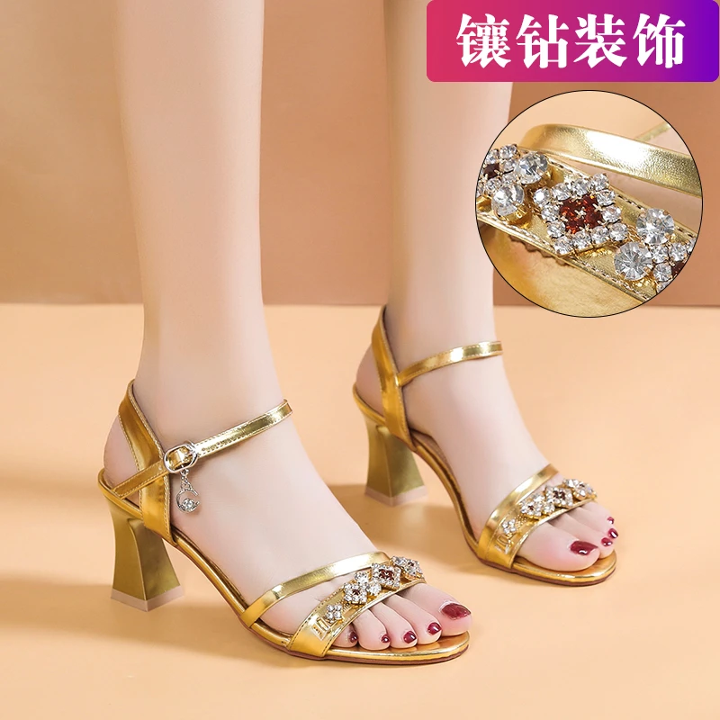 

Туфли женские тапочки на каблуке красные сандалии летние новые модные сандалии на каблуке сандалии женские сандалии