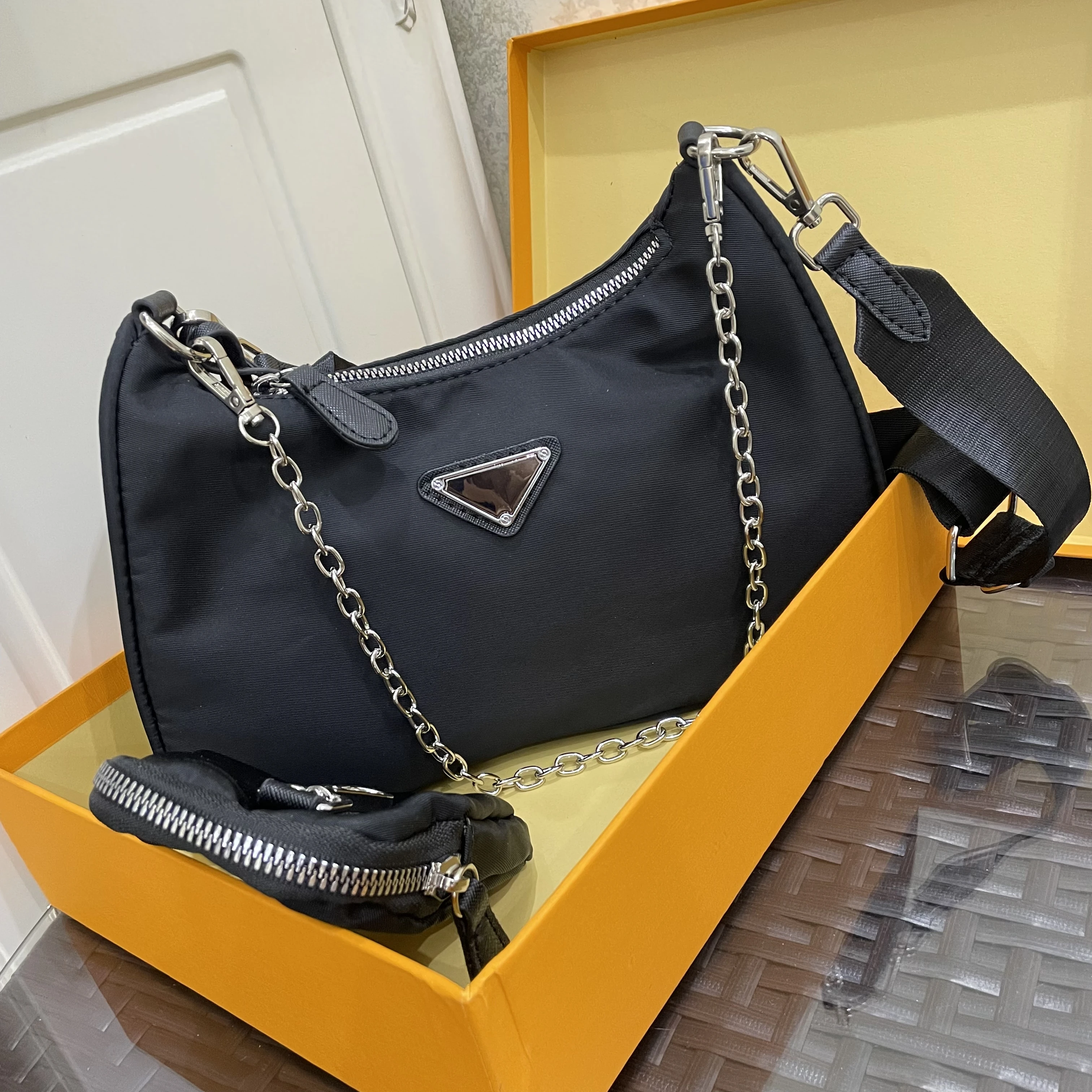 

Senior designer high quality handbag Joker crossbody bag simple canvas bag shoulder bag underarm bag+small wallet