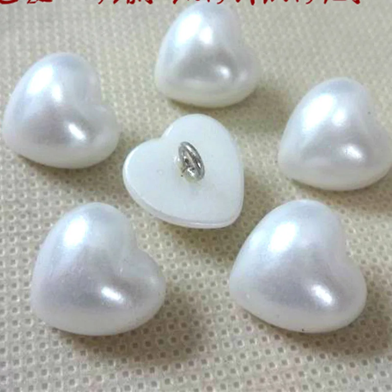 

New Love Heart-shaped Lovely Pearl Button Copper Leg Hand DIY Sewing Button Shirt Sweater Peach Heart Plastic Buttons Diy