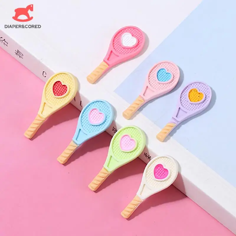 

1set Dollhouse Miniature Scene Decoration Love Racket Tennis Racket Model Shooting Scene Props DIY Accessories Toys