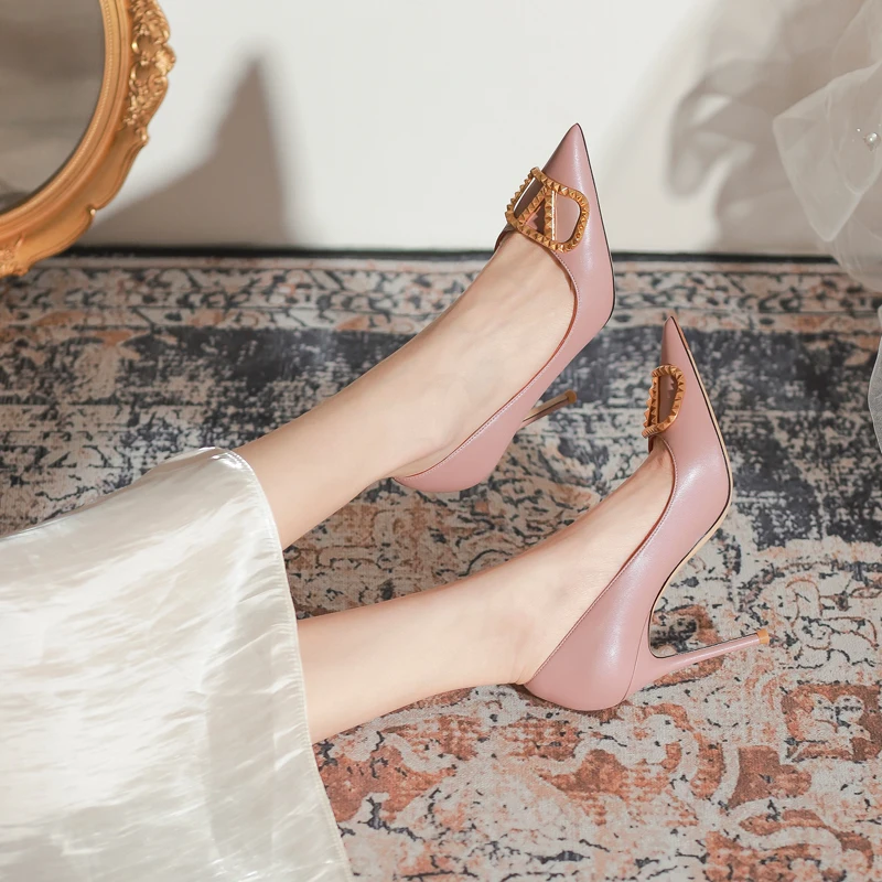 2023 Luxury Brand High Quality Women 's High Heels Fashion Classic Pointy Pumps Wedding Shoes Leather Pointed 10CM Wedding Shoes
