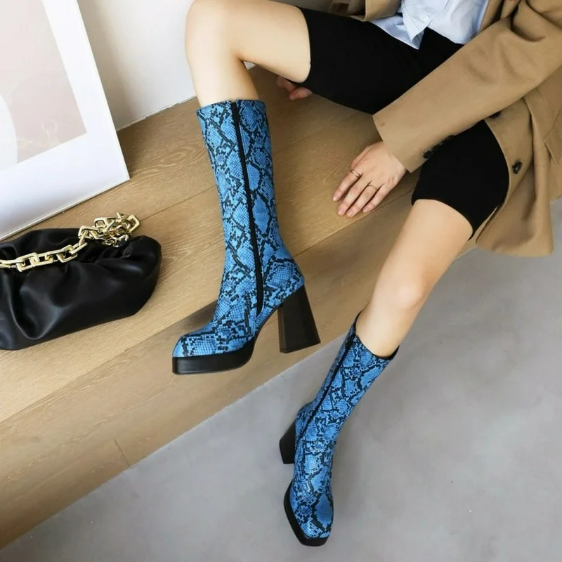 

Женские высокие сапоги до колена, стильные высокие сапоги из змеиной кожи на массивном высоком каблуке, с квадратным носком, на молнии, тепл...