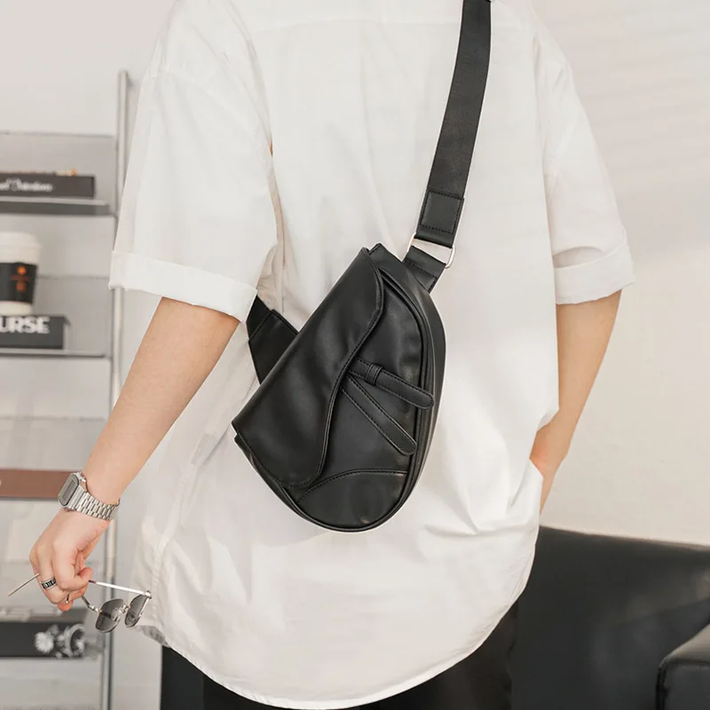 2023 New Crossbody Saddle Bag Casual Chest Bag Simple Leather One-Shoulder Korean Belt Bag Fashion Men's Bag