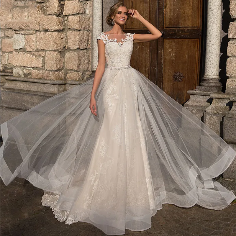 

Exquisite O-Neck Wedding Dress Cap Sleeve Sheath Tulle Boho Button Bridal Gown Lace Appliques Illusion Train Vestido De Noiva