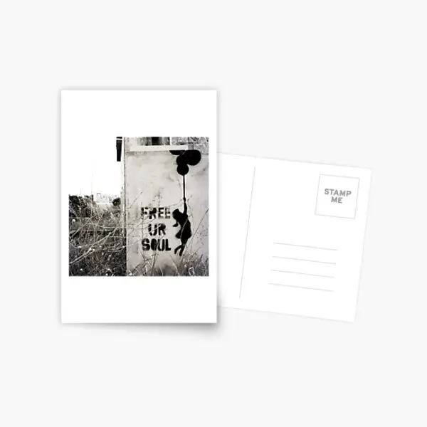 

Открытка с надписью «Free Your Soul»