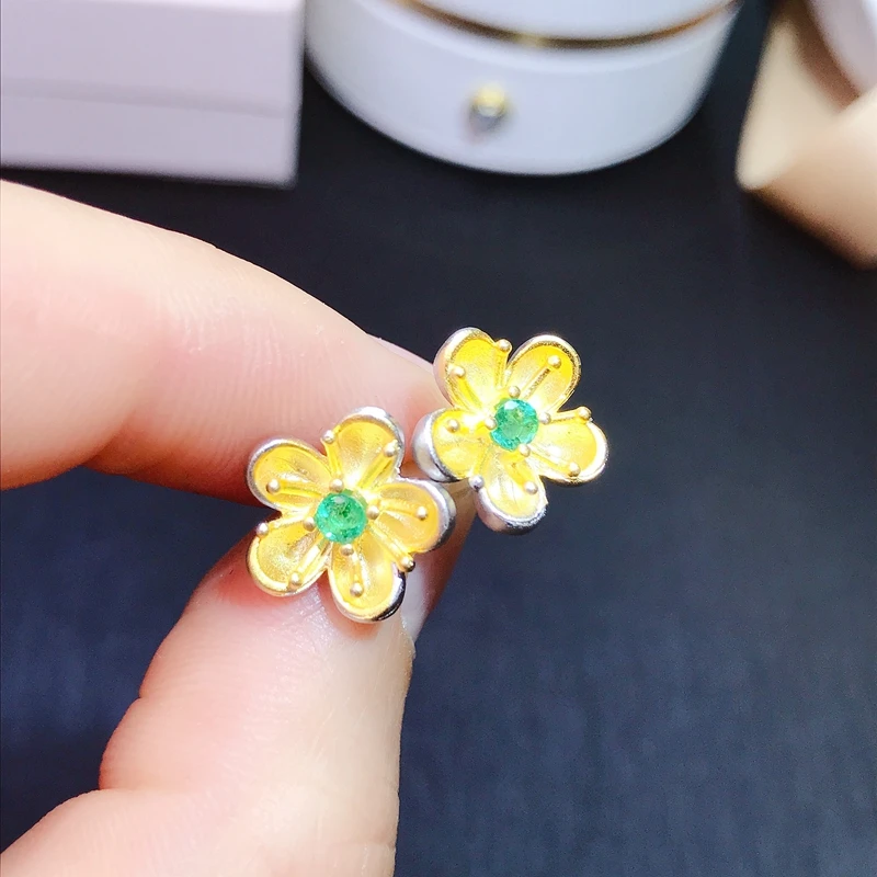 

Simple and delicate, precious gemstone Natural emerald earrings, Colombian emeralds, professional natural gem shop, 925 silver,