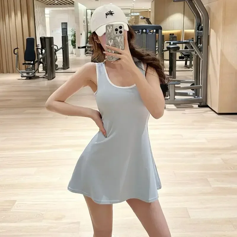 Лето 2023 новый тренировочный теннис без рукавов с нагрудником юбка для фитнеса