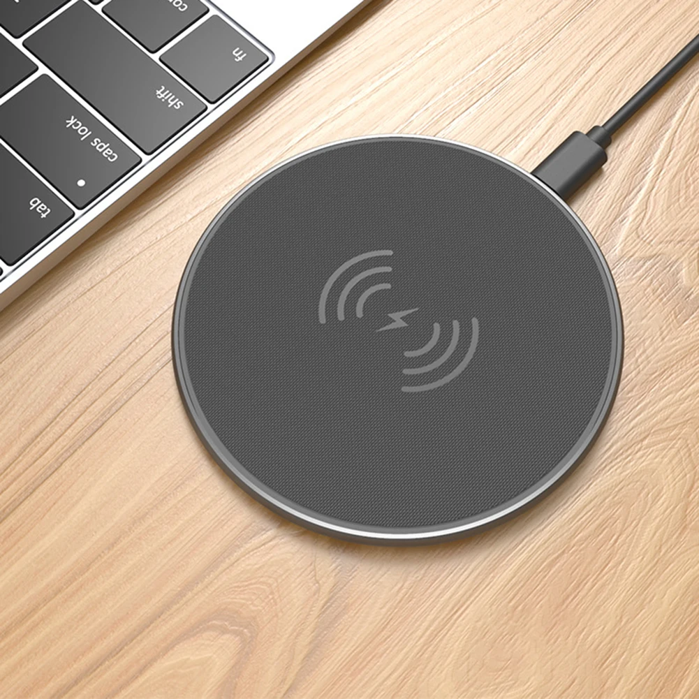 

Hot Sale Wireless Charger Round Base Wireless Charger 15W Desktop Wireless Charger Simple, Fast And Stable