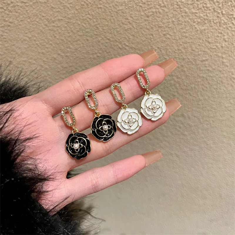 

Korean Black White Camellia Hang Earring for Women Simple Enamel Crystal Plant Flower Drop Earrings Statement Jewelry Wholesale