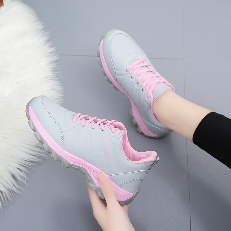 Women's Nail Free Golf Shoes Outdoor Light Training Golf Walking Shoes Women's Golf Shoes
