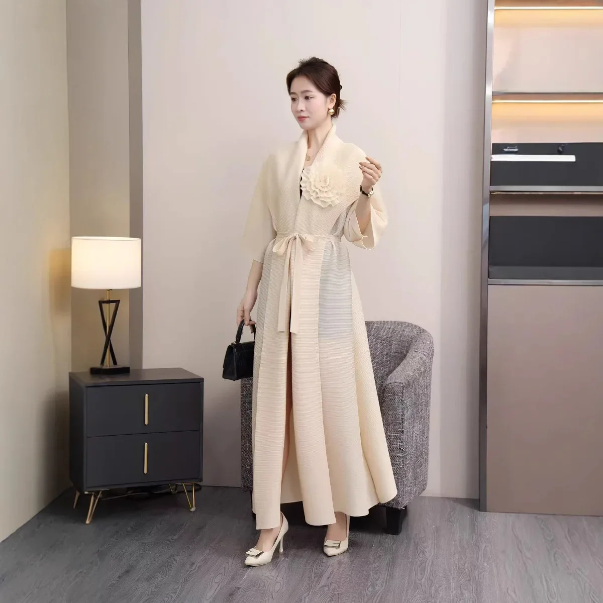 Плиссированный плащ со складками легкий халат корсажная куртка осень 2024 новые