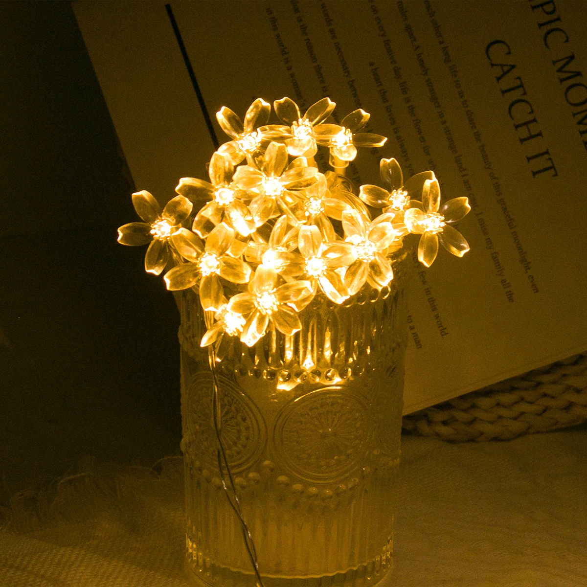 Светодиодная гирлянда с цветами вишни 1 5/2 м