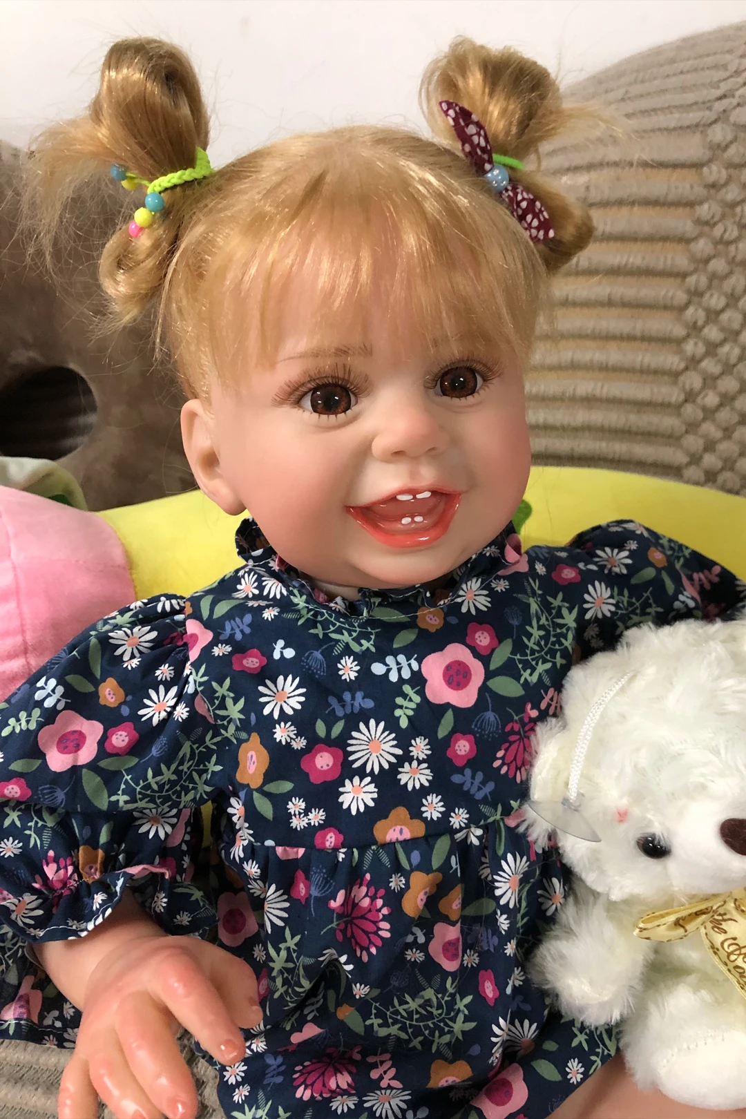 

Кукла реборн KEIUMI с объемным тоном кожи, 27 дюймов, Мадди, реалистичные игрушки-Ляльки с ручной росписью для девочек, подарок на день рождения и Рождество