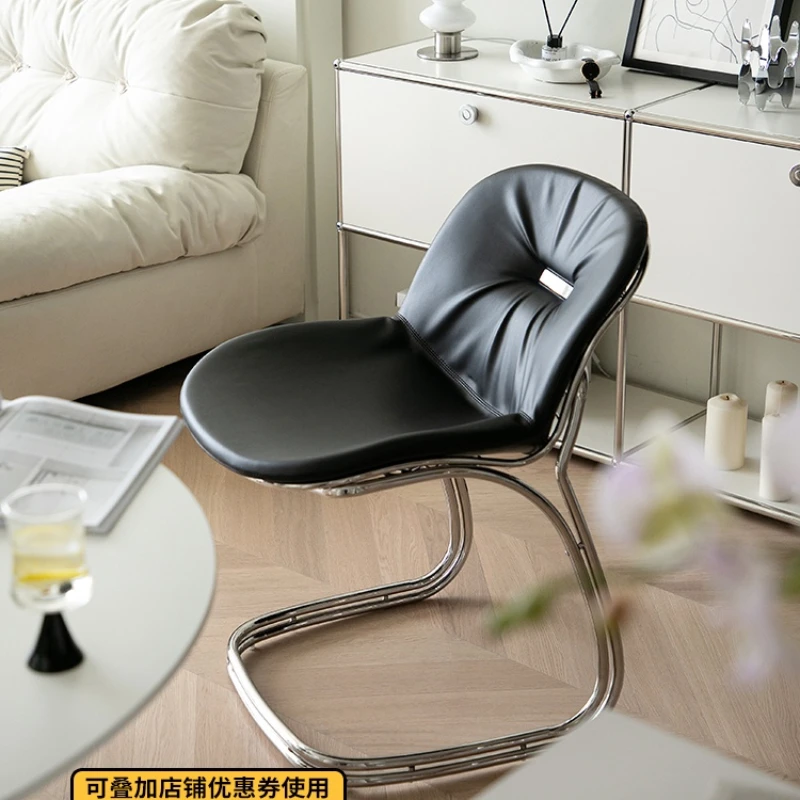

[Unicafurns] Nordic Sabrina Medieval Cantilever Chair Leather Leisure Chair Creative Design Dining Chair for Home Use