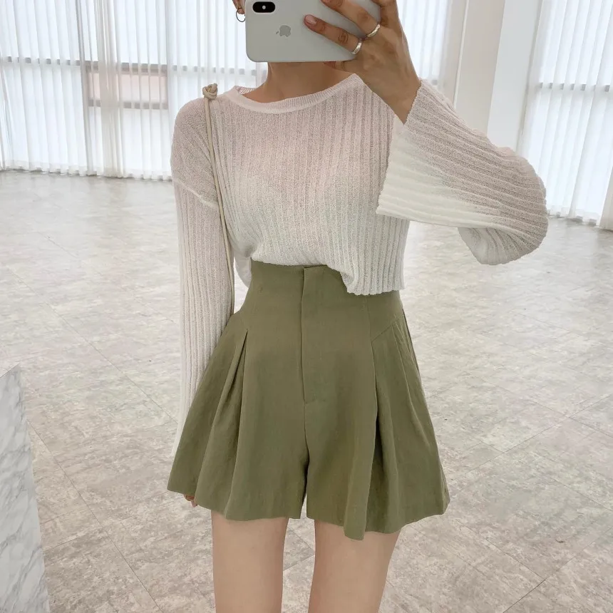 

Женский элегантный комплект из 2 предметов, рубашка с отложным воротником и ленточными складками и короткая элегантная повседневная одежда...