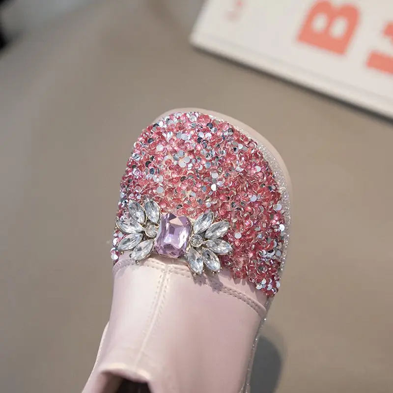 Рисунок 4 - Ботинки детские зимние со стразами