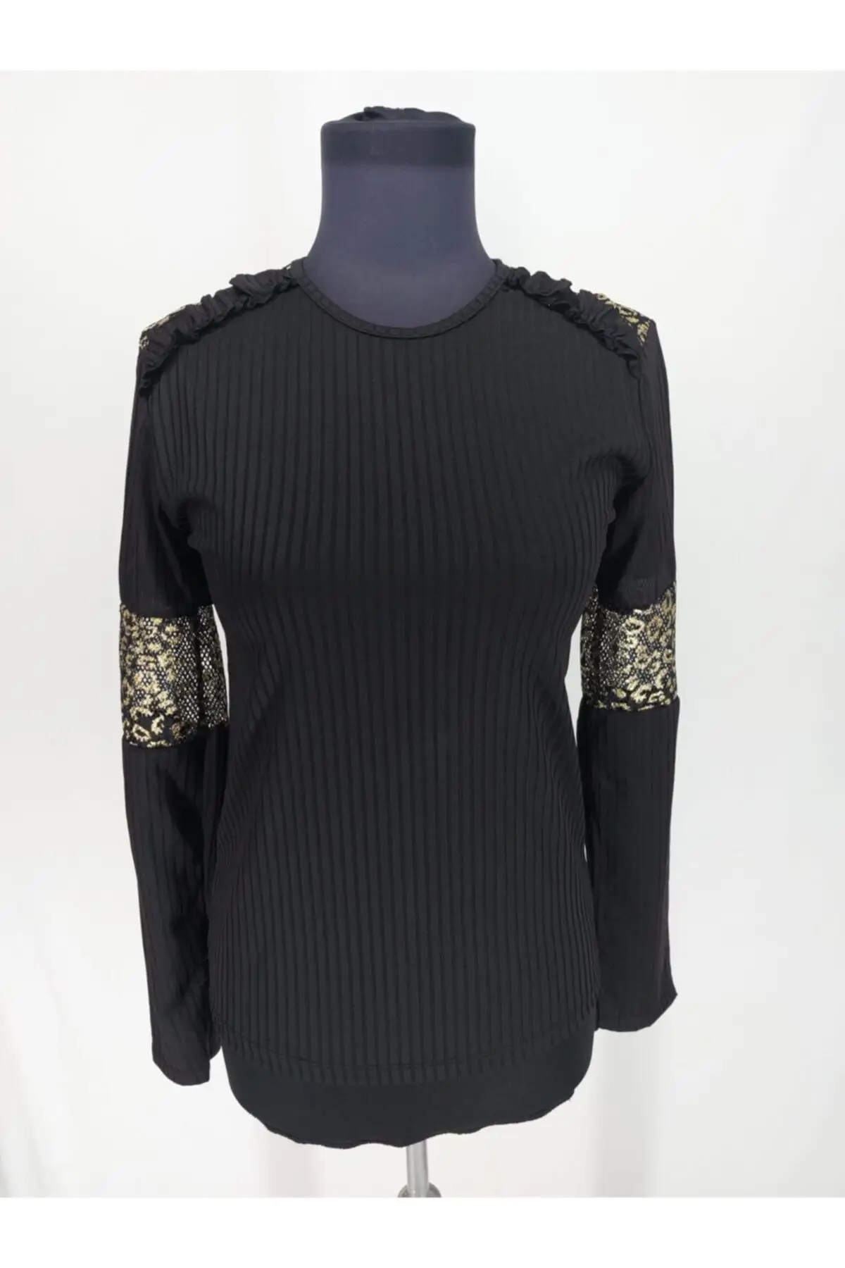 

Gold Patterned Knitwear