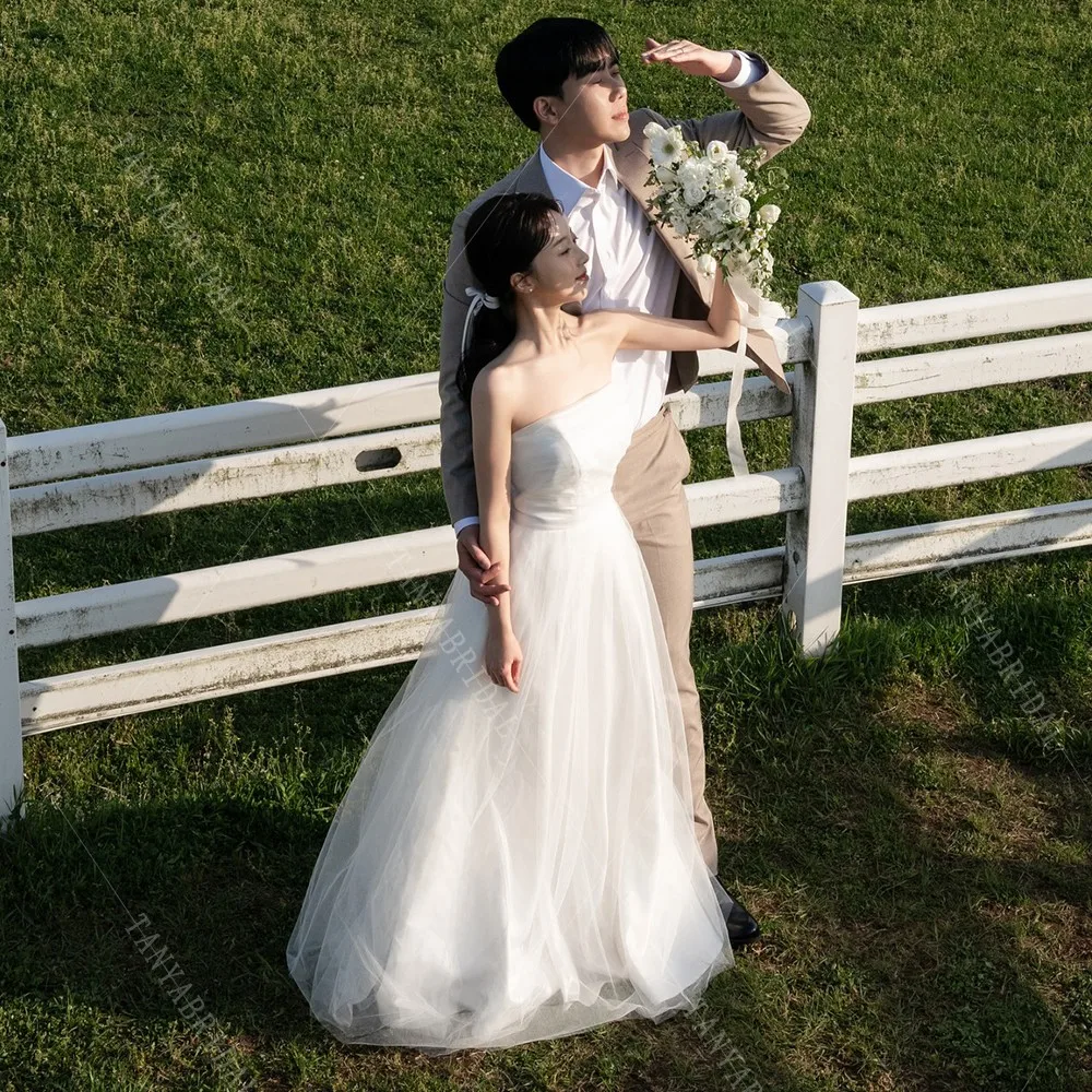 Простое мягкое Тюлевое свадебное платье без бретелек рукавов ТРАПЕЦИЕВИДНОЕ со