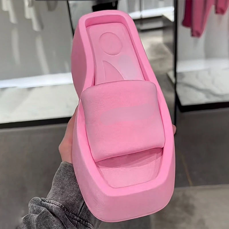 

Новинка 2022, женские летние шлепанцы на толстой подошве, брендовые атласные сандалии с квадратным носком, женские сексуальные пляжные санда...