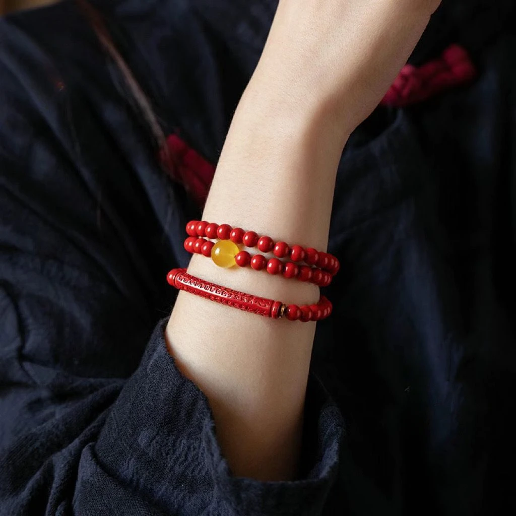 Женский браслет из пчелиного воска